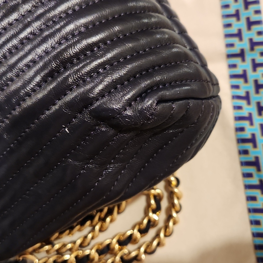 Tory Burch FLEMING SOFT CONVERTIBLE SHOULDER BAG - Picture 4 of 6